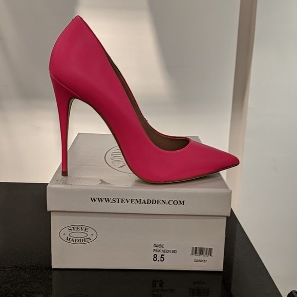 steve madden daisie neon pink